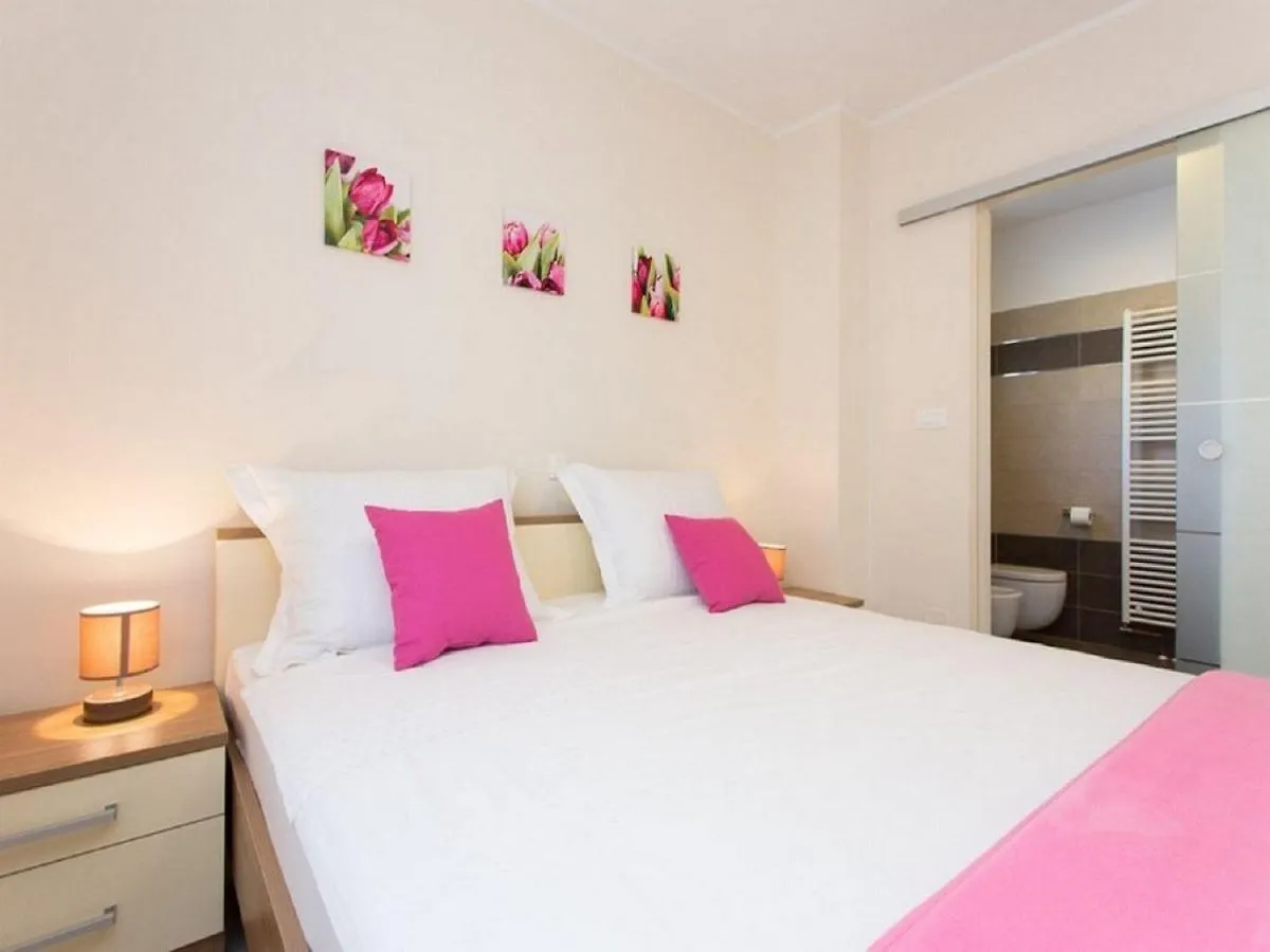 Strandnahe Schoene Ferienwohnung Mit Klima, Wifi 巴斯卡